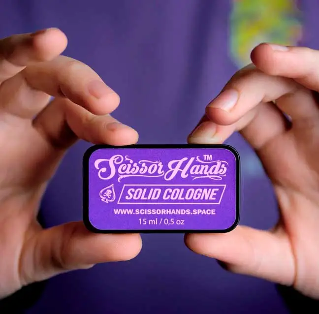 Твердий одеколон Purple від Scissor Hands з нотами грейпфрута, винограду та м’яти у зручному форматі