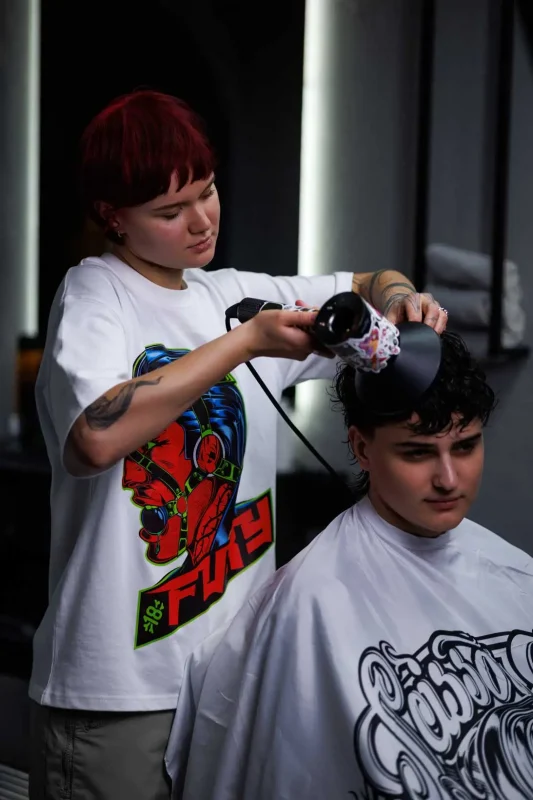 Укладка mullet феном — створення об’єму та природної текстури волосся з глиною Anler Scissor Hands