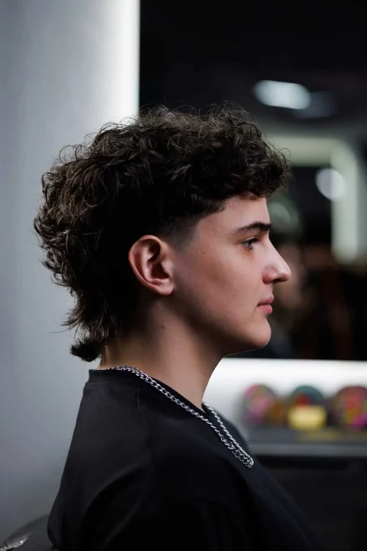 Профіль зачіски mullet, укладка глиною для волосся Anler Scissor Hands