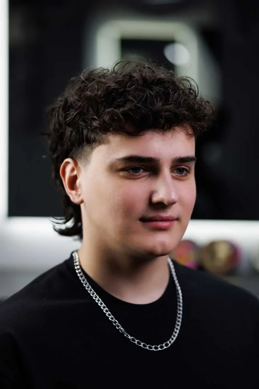 Чоловіча укладка mullet із глиною для волосся Scissor Hands — сучасний стиль з текстурним верхом